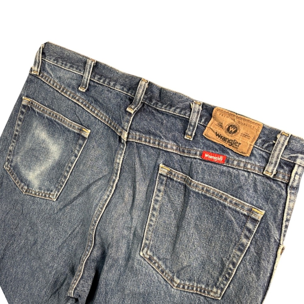 Wrangler Regular Fit Distressed Straight Leg Jeans Mens 39x29 Workwear Denim